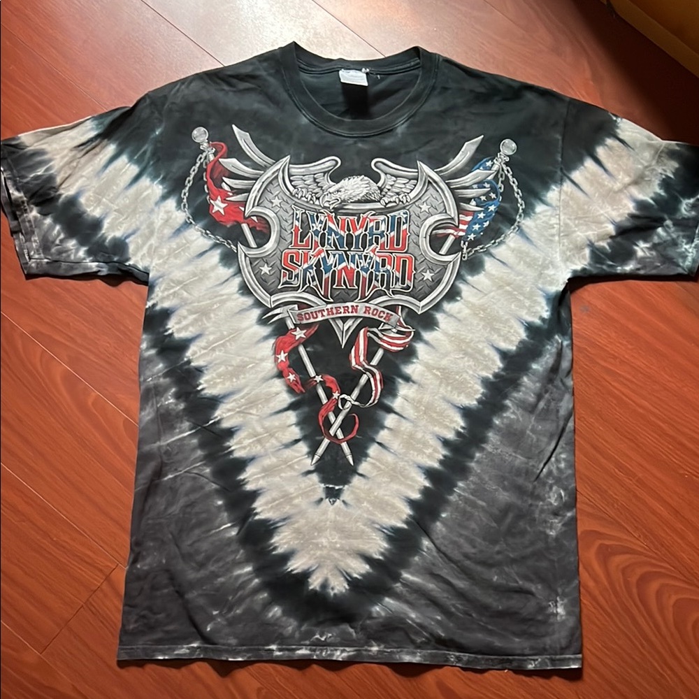 Lynard Skynyrd Men’s Large navy blue‎ black and Gray Graphic T-Shirt tie dye